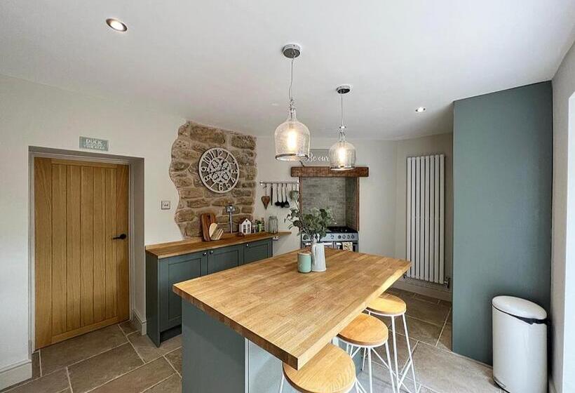 Mulberry House   Morpeth Town Centre   Hot Tub