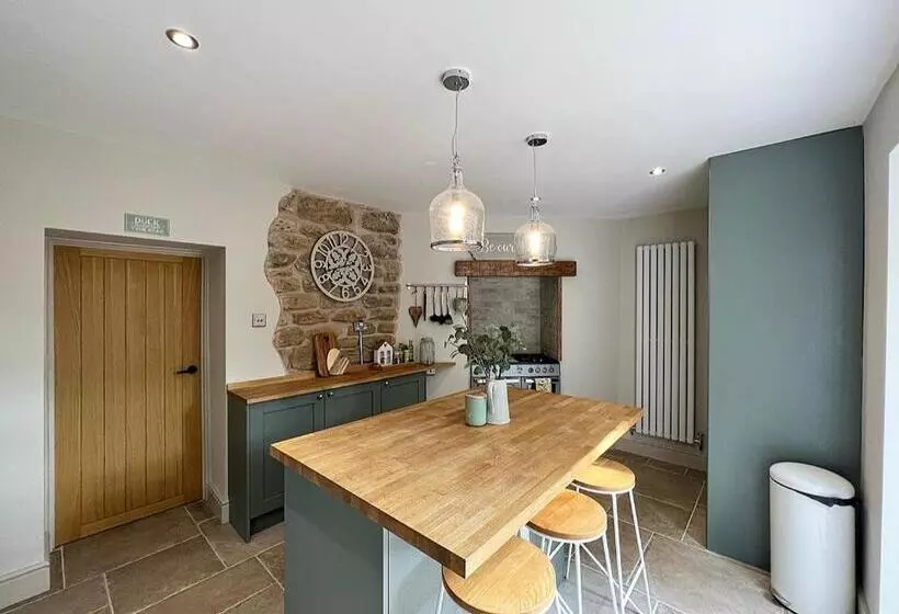 Mulberry House   Morpeth Town Centre   Hot Tub