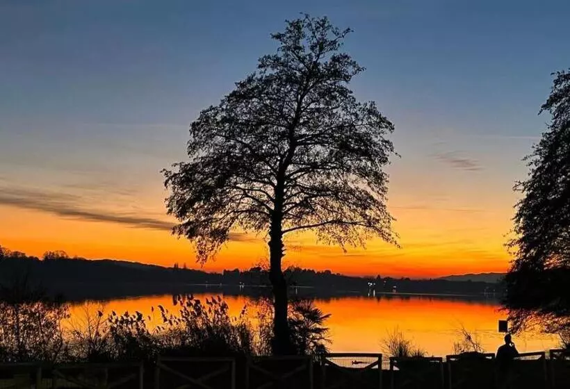 ペンション Il Gufo E Il Gatto Del Lago