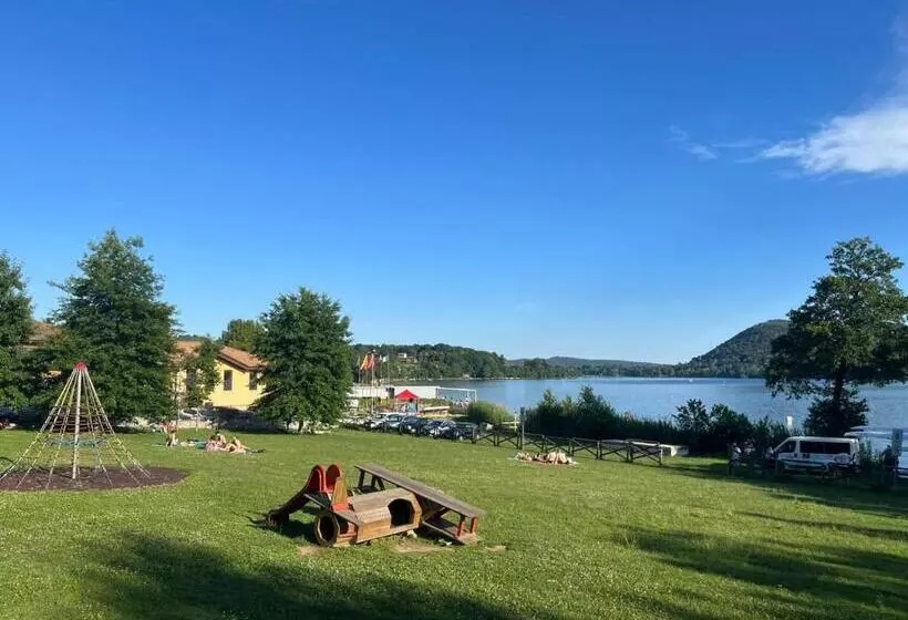 ペンション Il Gufo E Il Gatto Del Lago