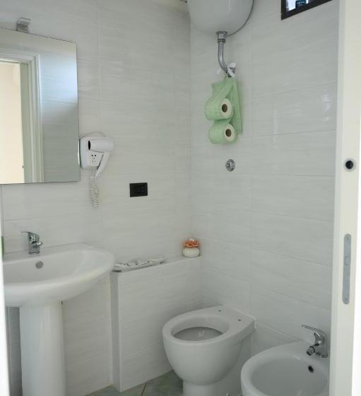 تختخواب و صبحانه Flowers  House