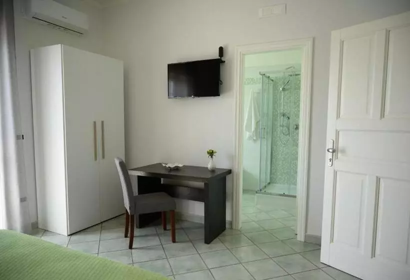 Aamiaismajoitus (B&B) Flowers  House