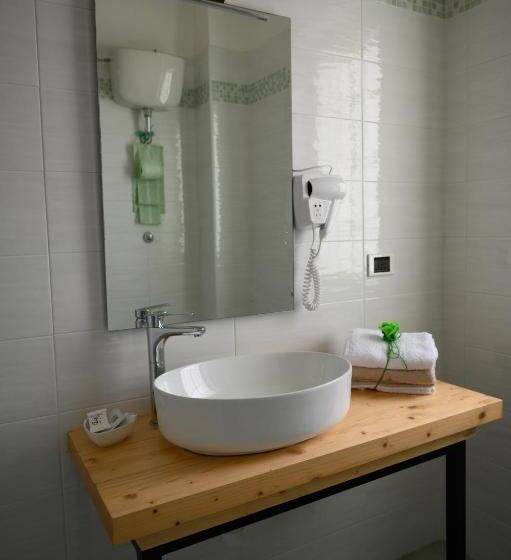 تختخواب و صبحانه Flowers  House