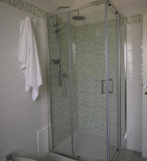 تختخواب و صبحانه Flowers  House