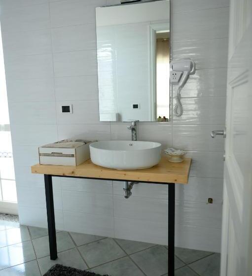 تختخواب و صبحانه Flowers  House