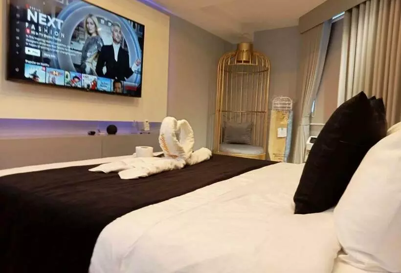 Elegant Studio With Videoke At Azure North Pampanga