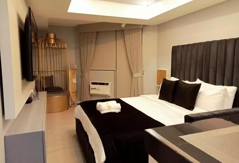 Elegant Studio With Videoke At Azure North Pampanga