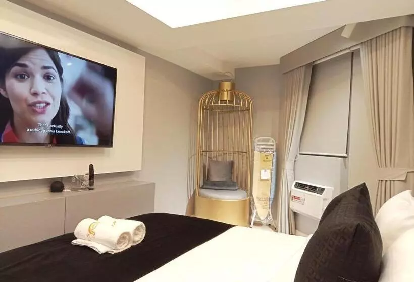 Elegant Studio With Videoke At Azure North Pampanga