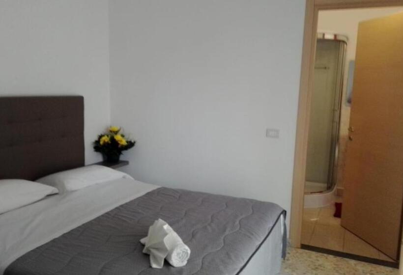 ペンション Affittacamere L Orchidea