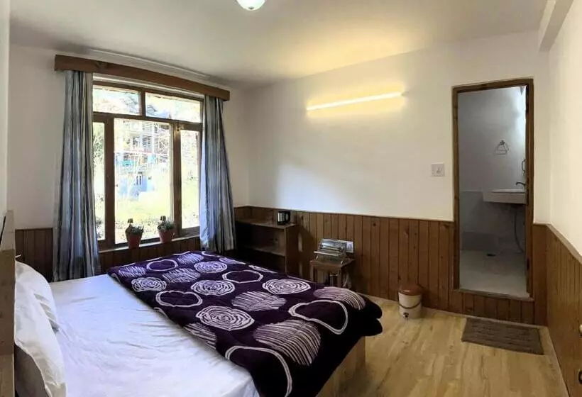 ユースホステル Sukoon Stays Manali