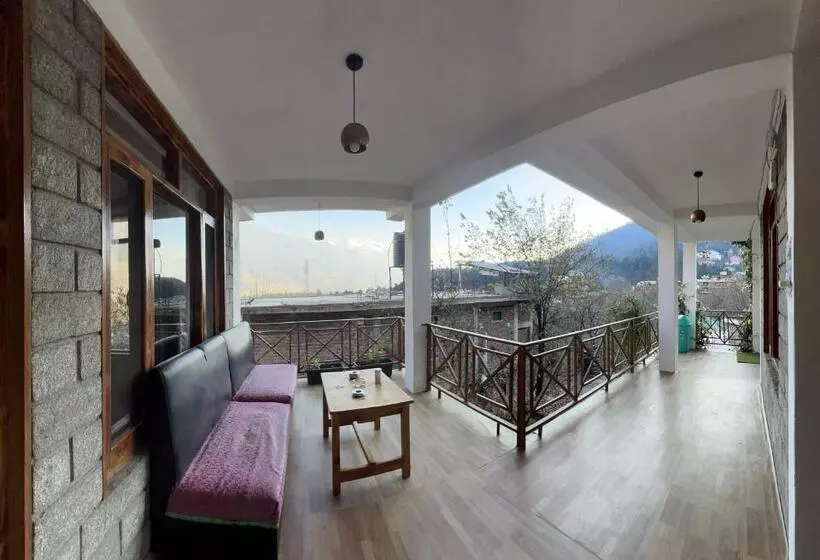 ユースホステル Sukoon Stays Manali