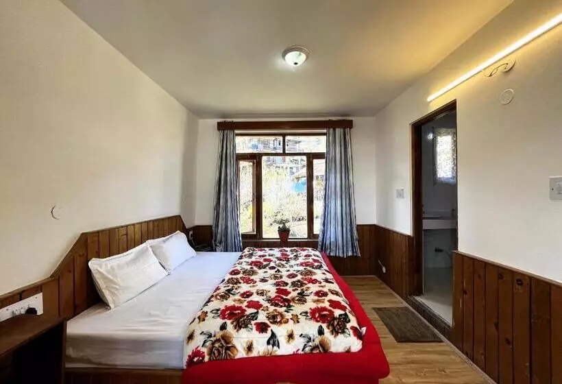 ユースホステル Sukoon Stays Manali