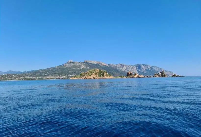 Aamiaismajoitus (B&B) La Corte Dei Baroni