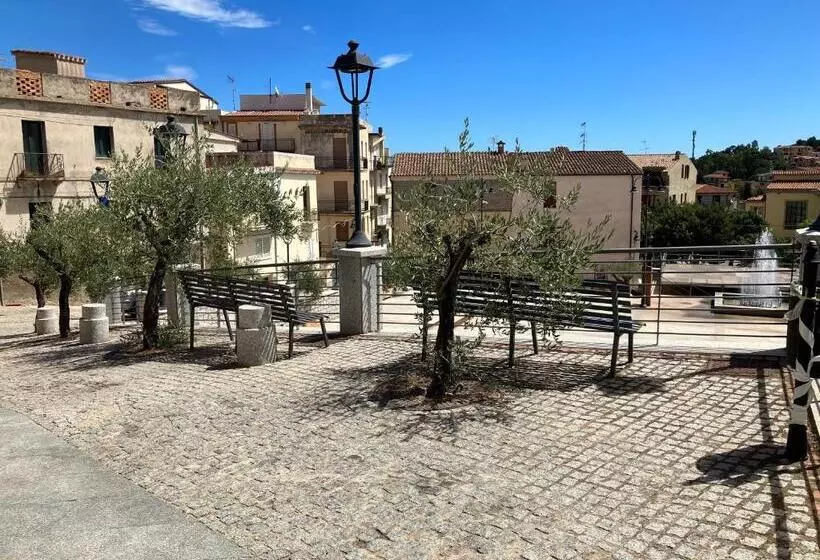 Aamiaismajoitus (B&B) La Corte Dei Baroni