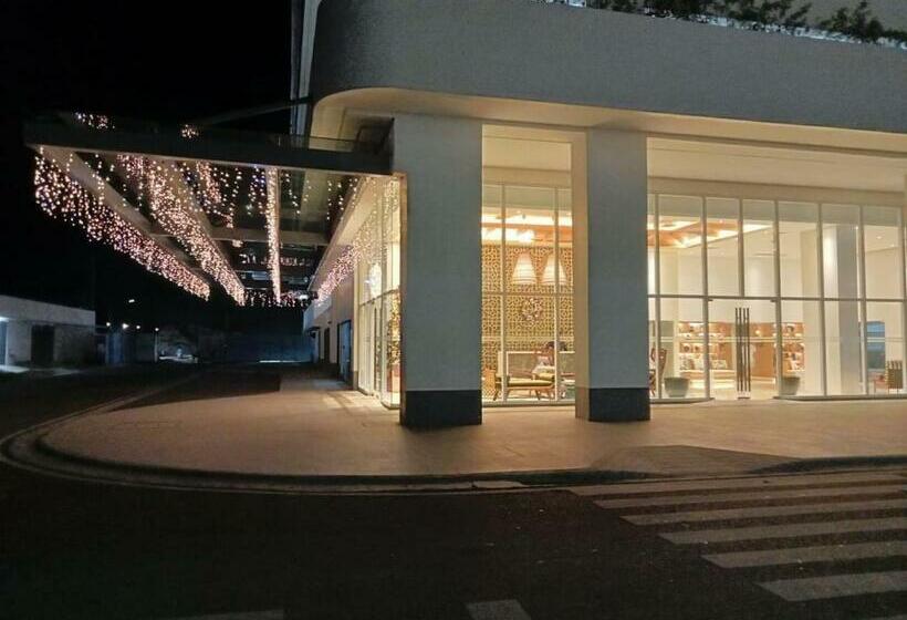 Chic Hideaway At Azure North Bali Tower