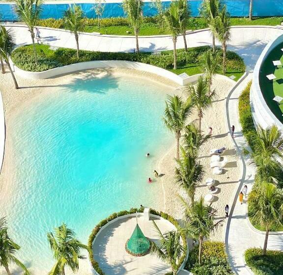 Chic Hideaway At Azure North Bali Tower