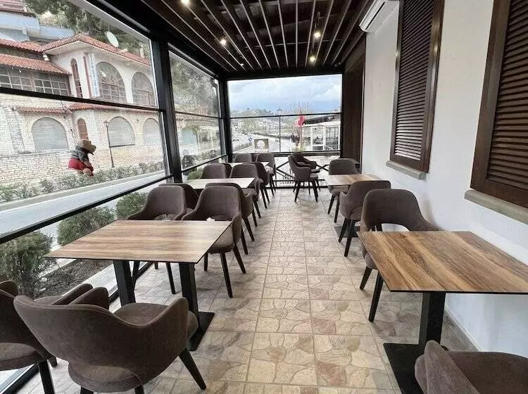 هتل Bujtina Apsus