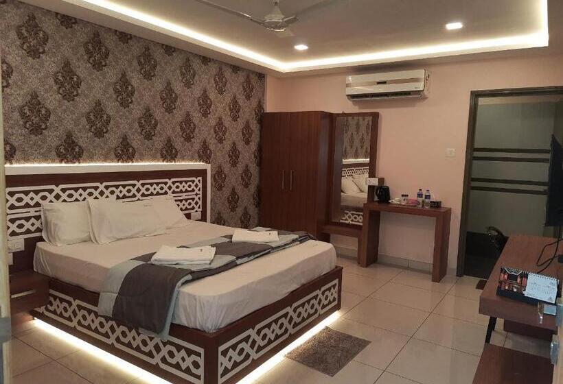 فندق Emerald Royal Residency