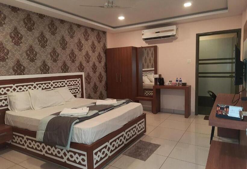 فندق Emerald Royal Residency