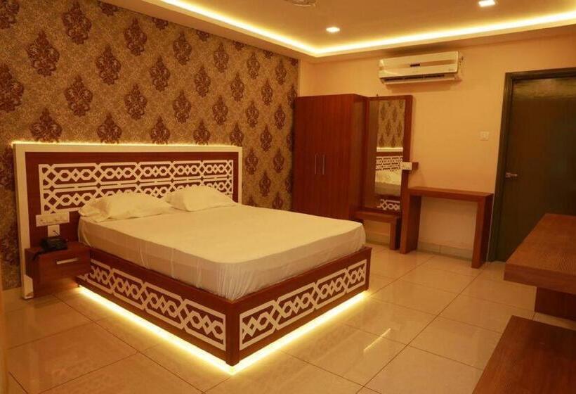 فندق Emerald Royal Residency