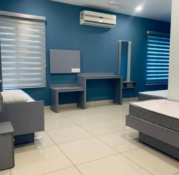 فندق Emerald Royal Residency