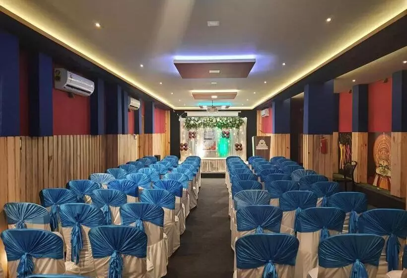 ホテル Emerald Royal Residency