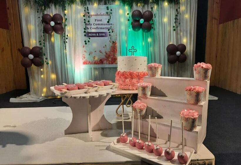 فندق Emerald Royal Residency