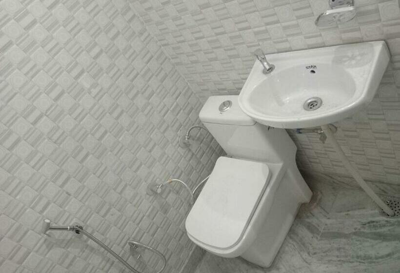 Hotelli Oyo 91341 Royal Stay Home