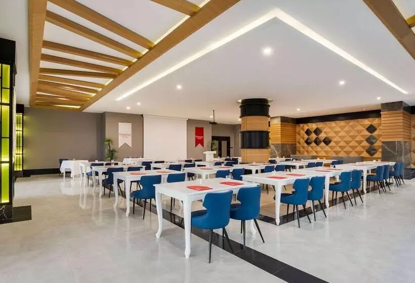 Hotelli Ramada Resort By Wyndham Kizkalesi