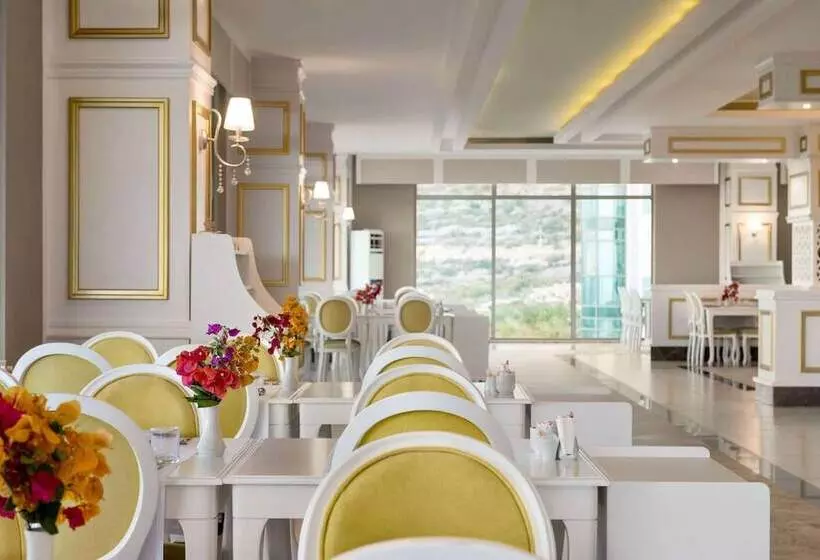 Hotelli Ramada Resort By Wyndham Kizkalesi