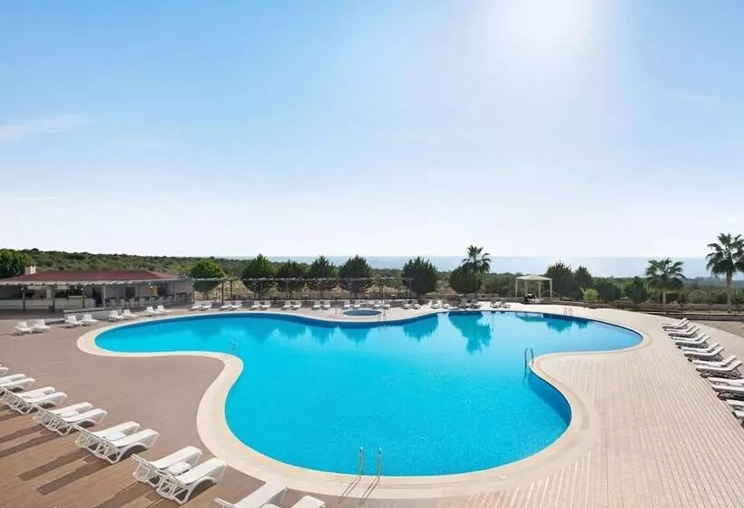 Hotelli Ramada Resort By Wyndham Kizkalesi