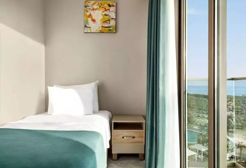 Hotelli Ramada Resort By Wyndham Kizkalesi