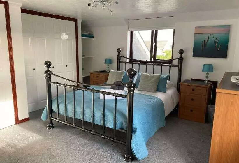 ベッドアンドブレックファースト Meadowview Cottage, St Ives View