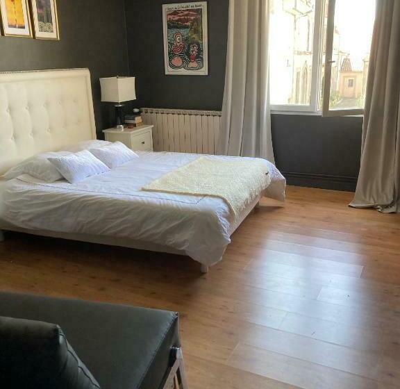 مبيت وإفطار Numero 8