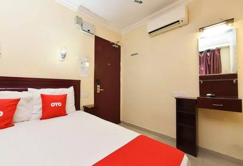 ホテル Oyo 90562 J Hostels Pj