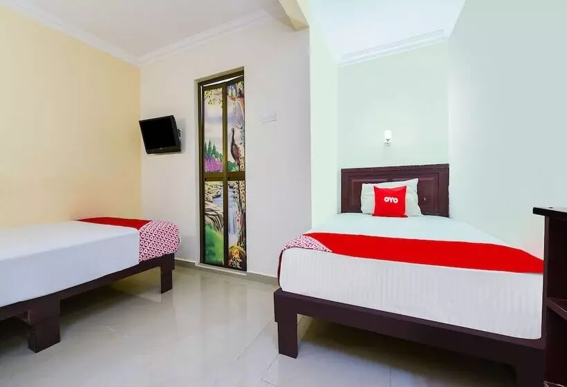 ホテル Oyo 90562 J Hostels Pj