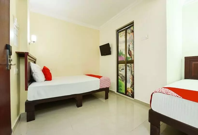 ホテル Oyo 90562 J Hostels Pj