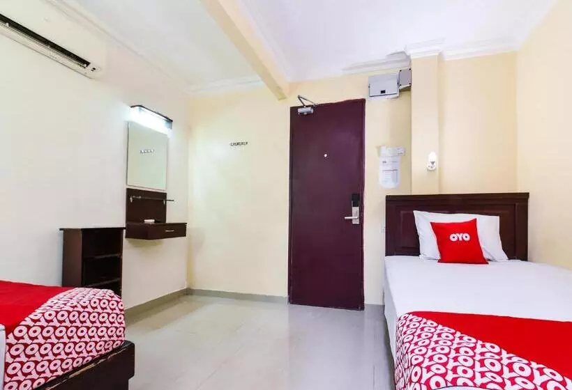 ホテル Oyo 90562 J Hostels Pj
