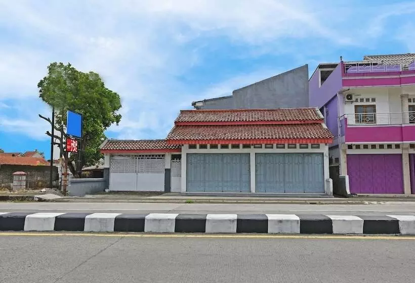 Hotelli Oyo 91399 Homestay Trendy Syariah