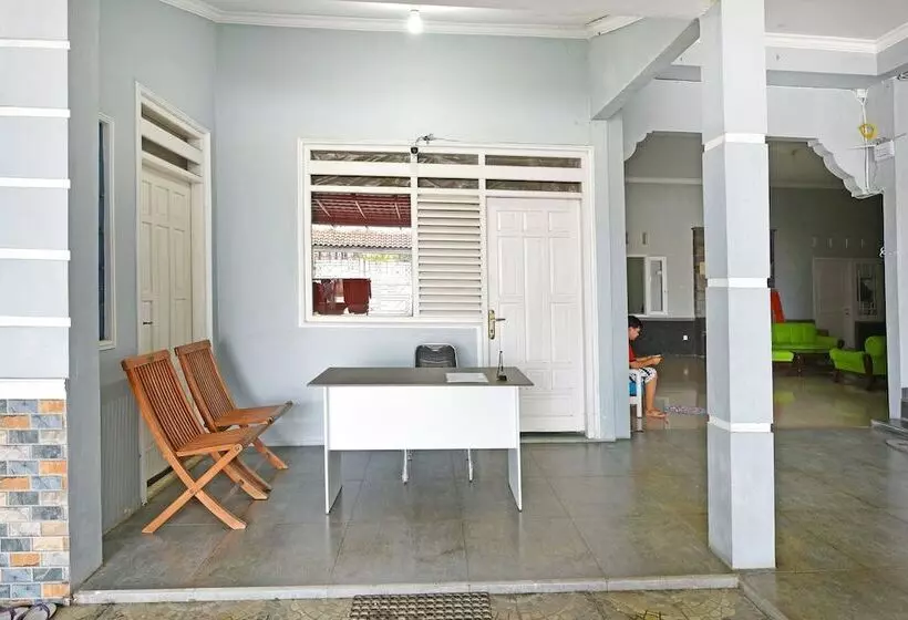 Hotelli Oyo 91399 Homestay Trendy Syariah