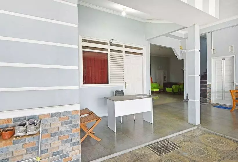 Hotelli Oyo 91399 Homestay Trendy Syariah