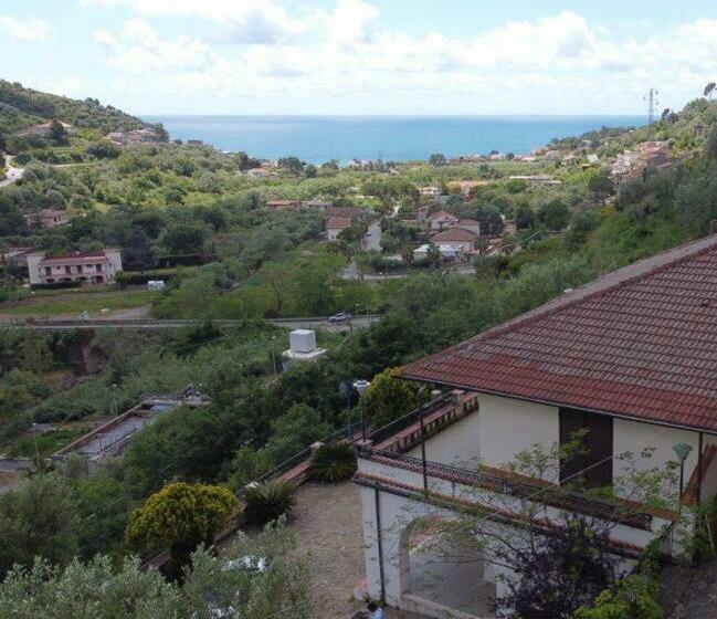 פנסיון Maison Emi