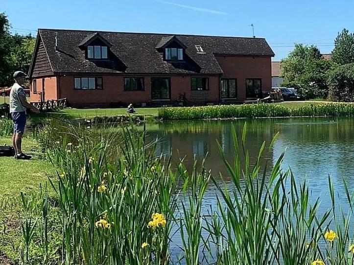 Bransford Farm Fishery & B & B