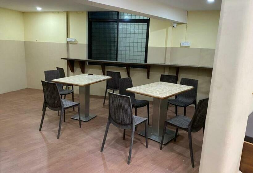 City Stay Ac Deluxe Hostel