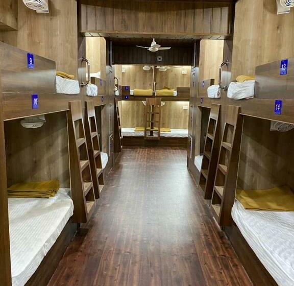 City Stay Ac Deluxe Hostel