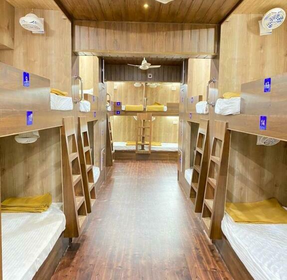 City Stay Ac Deluxe Hostel