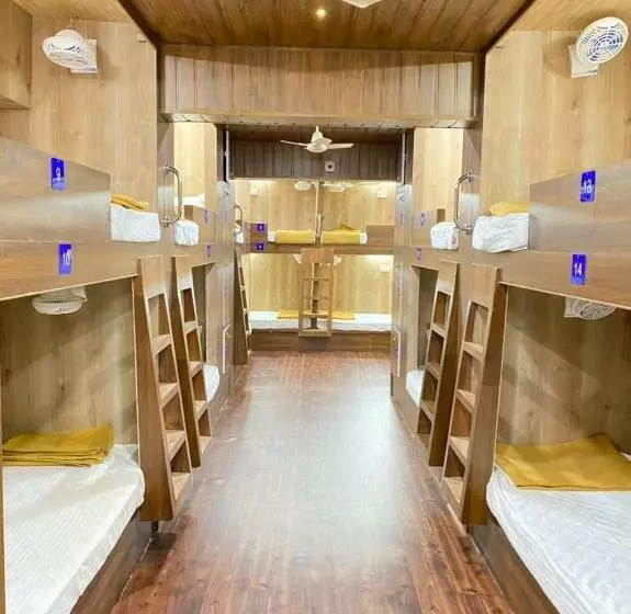 City Stay Ac Deluxe Hostel