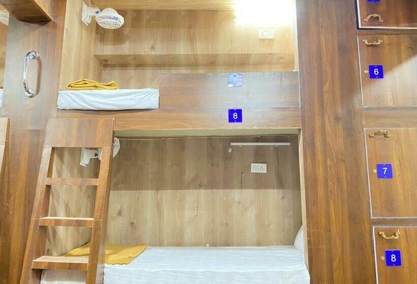 City Stay Ac Deluxe Hostel