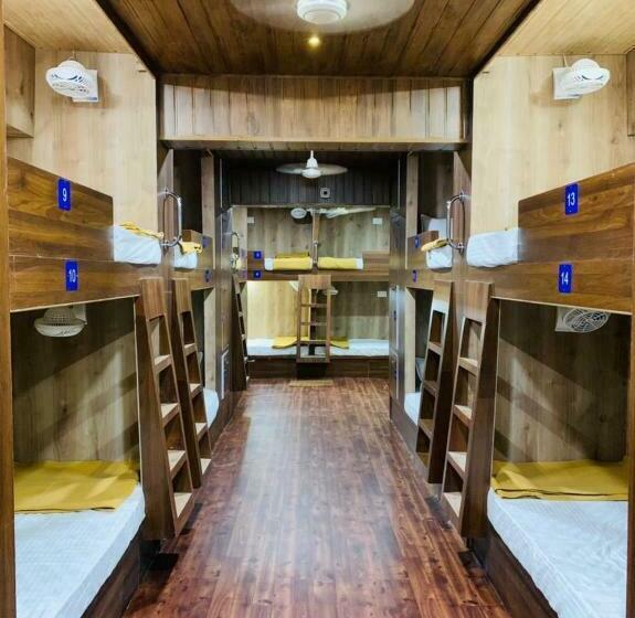 City Stay Ac Deluxe Hostel