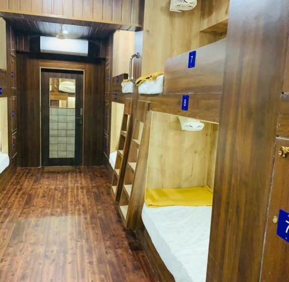 City Stay Ac Deluxe Hostel